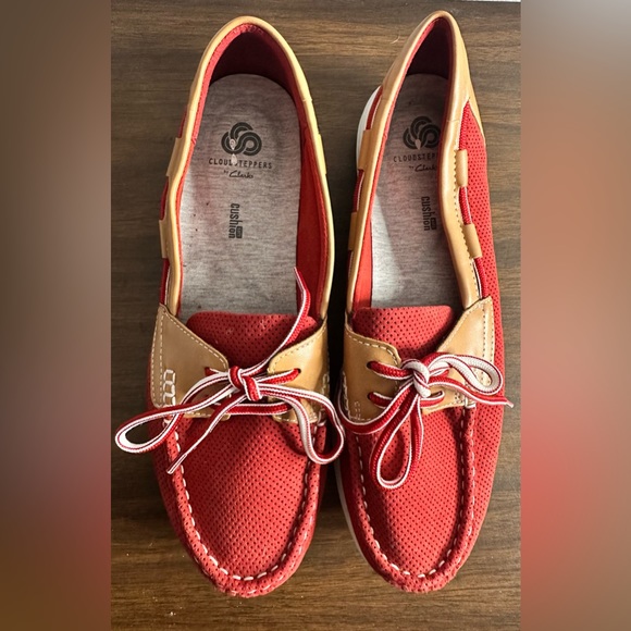 Clarks women’s loafers. Size 9.5 - Picture 2 of 11